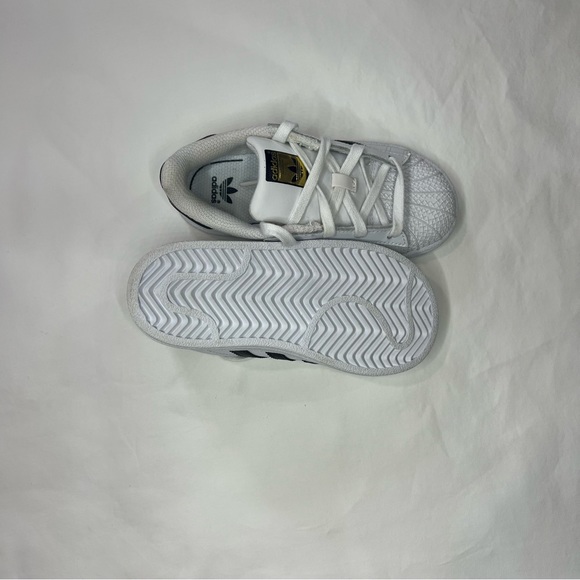 Adidas superstar shoes white/black size 9k toddler - Picture 3 of 7
